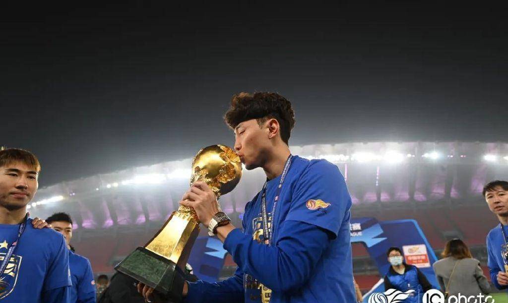 九游游戏平台萨克拉门托国王训练开放日，关键时刻临场应变引欢呼，中超在即，更衣室氛围转暖的简单介绍