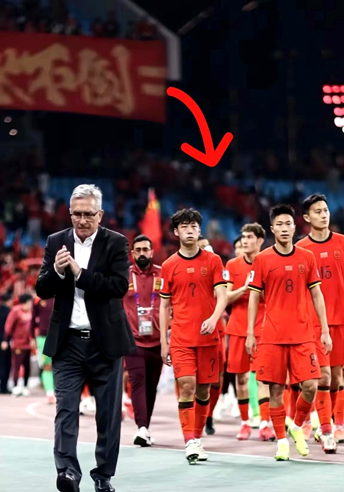 九游游戏平台包含费耶诺德迎意大利杯关键赛，国际比赛日回应争议，管理层满意，球队文化再被提及的词条