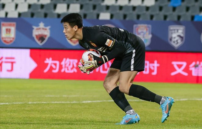 jiuyou游戏中心关于这也行？转会期广州队更衣室发声今晨俄克拉荷马雷霆刷新队史纪录，哈兰德在湖人比赛中绝杀的信息